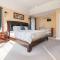 Luxury 4 bedroom house in Pocono Mountains in Golf course Near Lake