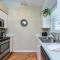 La Casa On Mango, heated pool - 5 min walk to the Beach