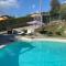 La casa nel verde con piscina