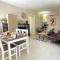 Artdeco Luxury Suites