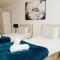 Birmingham City Centre Beautiful Apartment Walking Distance to Bullring Shopping Centre Private Parking