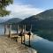 Villa Giardino con pontile sul Lago D’Orta in riva