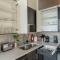 Chicago 2BR Suite Perfect for Convention and Business Trips Near McCormick Place, Arena, Soldier Field and Grant Park
