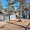 Black Bear Cabin with Hot Tub - Woodland Park