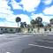 Pineapple Shores Retro Motel 9 - Daytona Beach