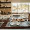 Family Farmhouse by Casa Oso with views and spa