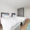 Beach Front 2Bed Sea View & Parking
