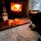 Carnmhor, Isle of Skye - Stunning 242 year old cottage on its own sea shore!