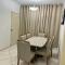APARTAMENTO AMPLO COMPLETO (SUITE/QUARTO)