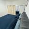 APARTAMENTO AMPLO COMPLETO (SUITE/QUARTO)