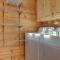 Clear Creek Cabin - Meredith Lodging - Rhododendron