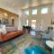 Timber & Tin D 2Bed 2Bath w Pool & Rooftop Deck