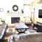 Beautiful Waterfront Home Less Than 7 mins to Beaches