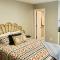 Budget friendly studio condo! Heart of Gulf Shores across from the Hangout!