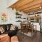 725 E College Unit 8