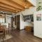 725 E College Unit 8