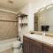 725 E College Unit 8