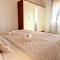 House Camellia with fenced pool and playground - Blizna Donja