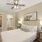 Splendid 4BR Apt close to Bars & Restaurants - Damen 1R