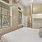 Splendid 4BR Apt close to Bars & Restaurants - Damen 1R