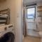 Tiny house with mountain views, indoor and outdoor fire, private courtyard garden