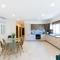 H3 - Modern and Spacious 3 Bedroom Apartment