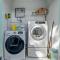 Upscale 2br House Wprivate Yard & Parking