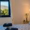 FRONTLINE VILLA 25, Modern Coastal Design with Amazing Views - 卡列罗港