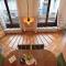 Traditional chic, High Ceilings apt Aircos and Garage