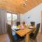 Barn Lodge with Hot Tub