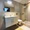 Luxury One-Bedroom Apt at The Signature Near Airport