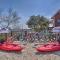 Kerrville Converted Barn Tiny Home with Kayaks! - 克尔维尔