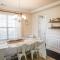 Charming 5 Bedroom spacious Home (sleeps 12-14) - Piedmont