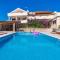 Family friendly apartments with a swimming pool Sveti Filip i Jakov, Biograd - 20861 - Sveti Filip i Jakov