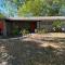Happy Days at Two Oaks Entire Home Minutes From Beautiful Lake Hollingsworth