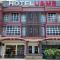 U and Me Hotel KULAI