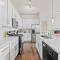 Spacious 2BR King Bed Suites Close to Downtown and Airport
