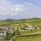 Weingut & Gästehaus zum Seeblick - Familie Sattler - Йойс