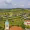 Weingut & Gästehaus zum Seeblick - Familie Sattler - Йойс