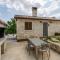 Gorgeous Home In Trosti With Jacuzzi - Rojnići