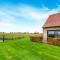 Awesome Home In Diksmuide With Wifi