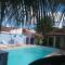 Beliíssima casa de praia com piscina em Itanhém, Jardim Grandesp - 伊塔尼亚恩