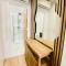 New studio flat overlooking city centre