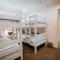 Nautilus Penthouse - Sleeps 8 - Lakefront - Walking Distance to Wanaka
