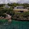 Exclusive Cliff House with Pool and Beach Access - Dumanjug