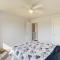 Spacious Houston Home with Private Yard and Fire Pit! - 休斯顿