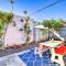 8 Mi to Aquarium Long Beach Bungalow with Patio! - لونغ بيتش