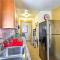8 Mi to Aquarium Long Beach Bungalow with Patio!