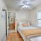 8 Mi to Aquarium Long Beach Bungalow with Patio!
