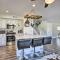 1 Mi to State Farm Stadium Home with Pool and Grill! - 格伦代尔